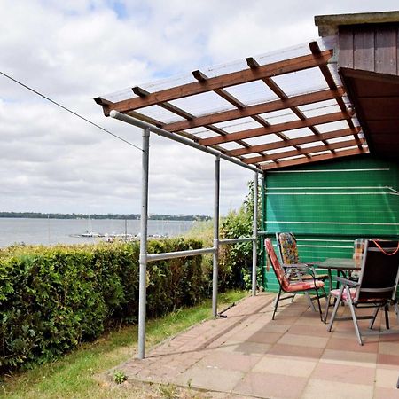 Ferienwohnung mit Garten und Sundblick Altefähr Exterior foto